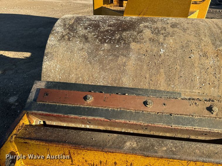 image for item EE7716 Champion SuperPac 600 single drum vibratory roller