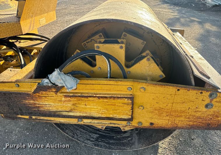 image for item EE7716 Champion SuperPac 600 single drum vibratory roller