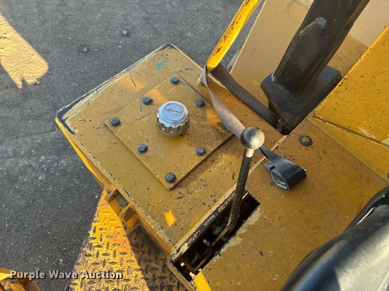 image for item EE7716 Champion SuperPac 600 single drum vibratory roller