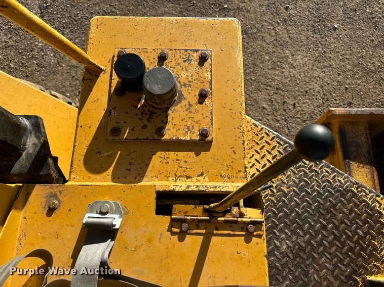 image for item EE7716 Champion SuperPac 600 single drum vibratory roller