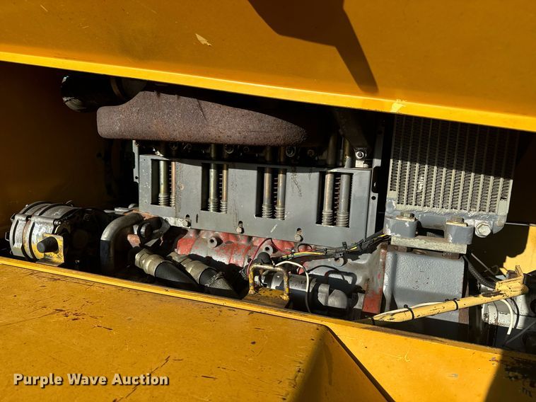 image for item EE7716 Champion SuperPac 600 single drum vibratory roller