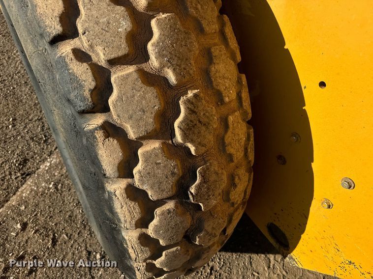 image for item EE7716 Champion SuperPac 600 single drum vibratory roller