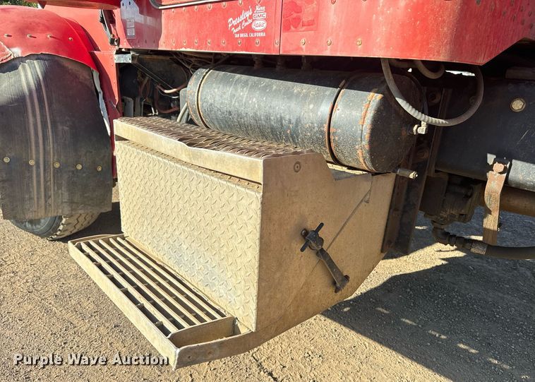 image for item EE7717 1988 Peterbilt 379 dump truck