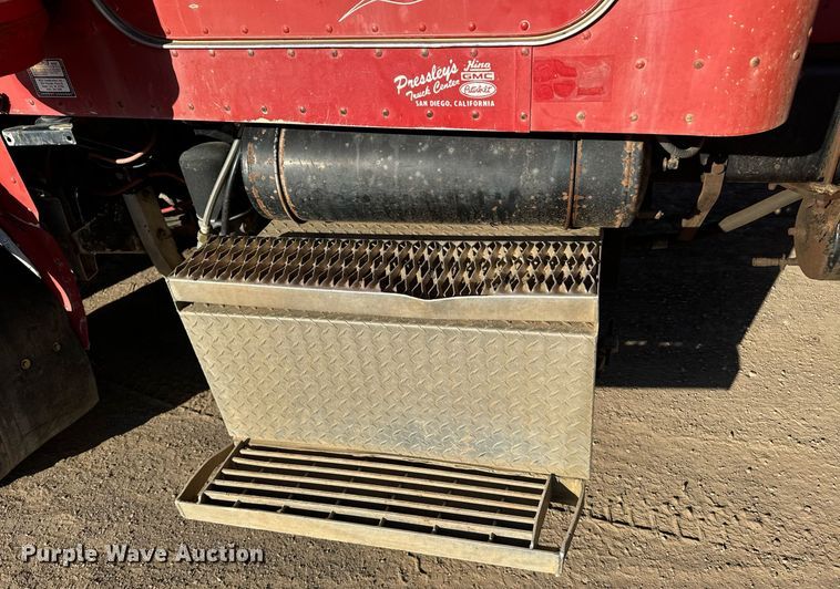 image for item EE7717 1988 Peterbilt 379 dump truck