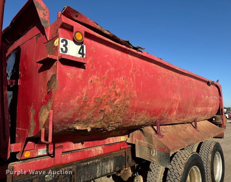image for item EE7717 1988 Peterbilt 379 dump truck
