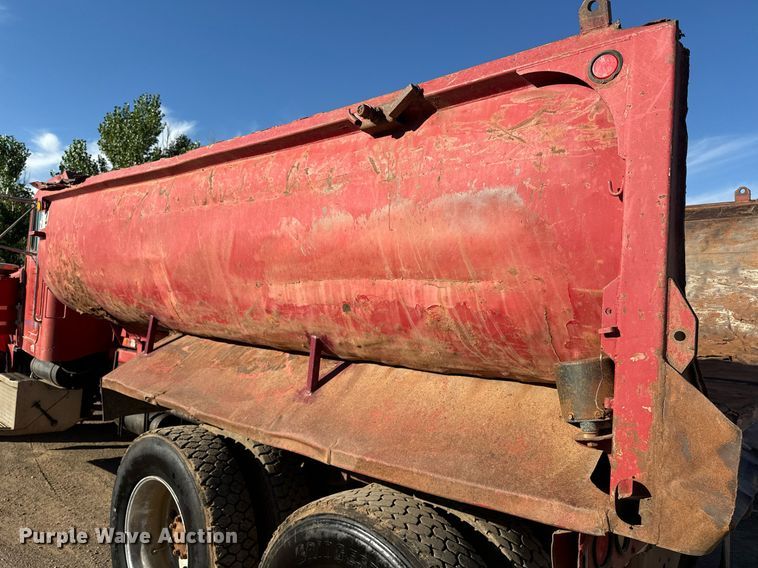 image for item EE7717 1988 Peterbilt 379 dump truck