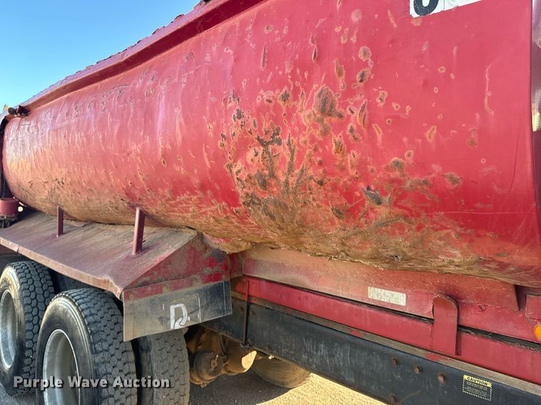 image for item EE7717 1988 Peterbilt 379 dump truck