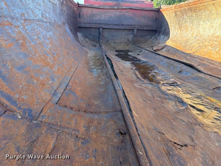 image for item EE7717 1988 Peterbilt 379 dump truck