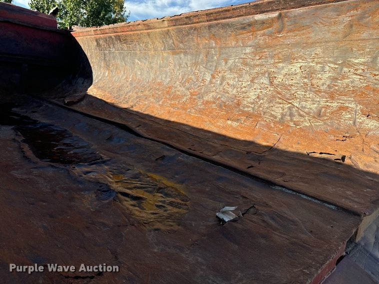 image for item EE7717 1988 Peterbilt 379 dump truck