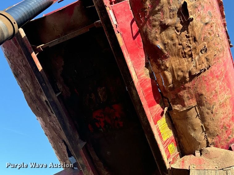 image for item EE7717 1988 Peterbilt 379 dump truck