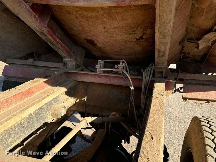 image for item EE7717 1988 Peterbilt 379 dump truck