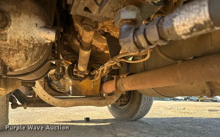 image for item EE7717 1988 Peterbilt 379 dump truck