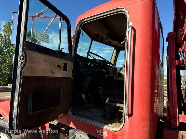 image for item EE7717 1988 Peterbilt 379 dump truck