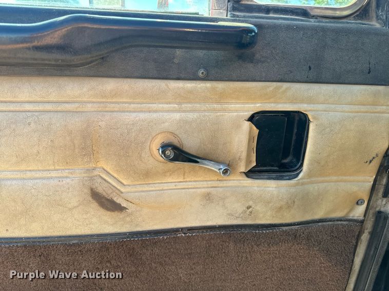 image for item EE7717 1988 Peterbilt 379 dump truck