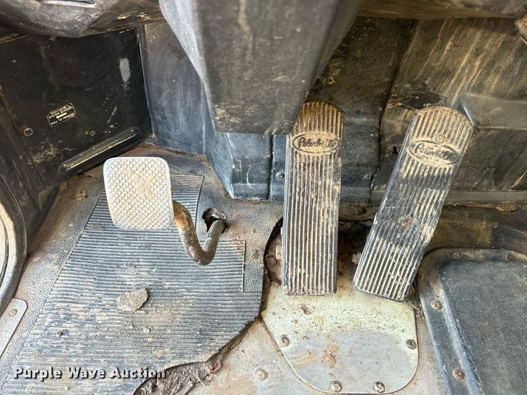 image for item EE7717 1988 Peterbilt 379 dump truck