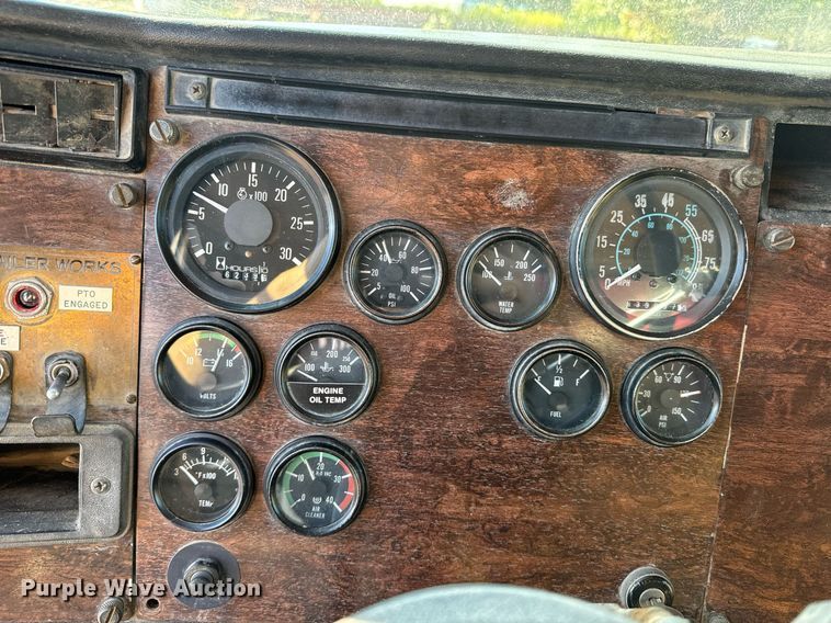 image for item EE7717 1988 Peterbilt 379 dump truck