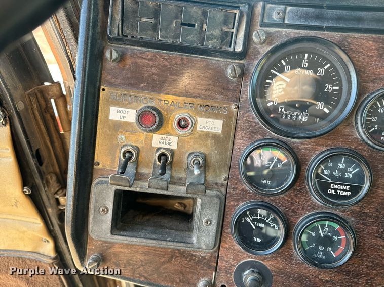 image for item EE7717 1988 Peterbilt 379 dump truck