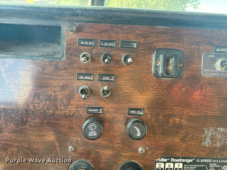 image for item EE7717 1988 Peterbilt 379 dump truck