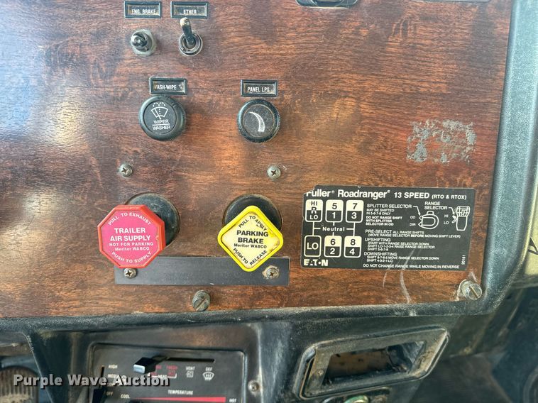 image for item EE7717 1988 Peterbilt 379 dump truck