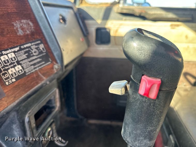 image for item EE7717 1988 Peterbilt 379 dump truck