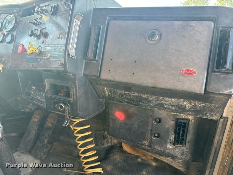 image for item EE7717 1988 Peterbilt 379 dump truck