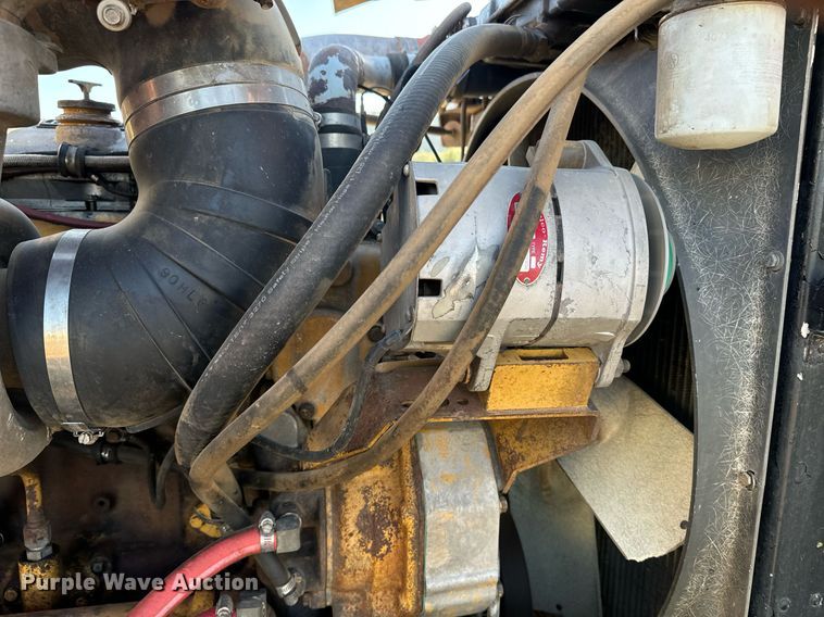 image for item EE7717 1988 Peterbilt 379 dump truck