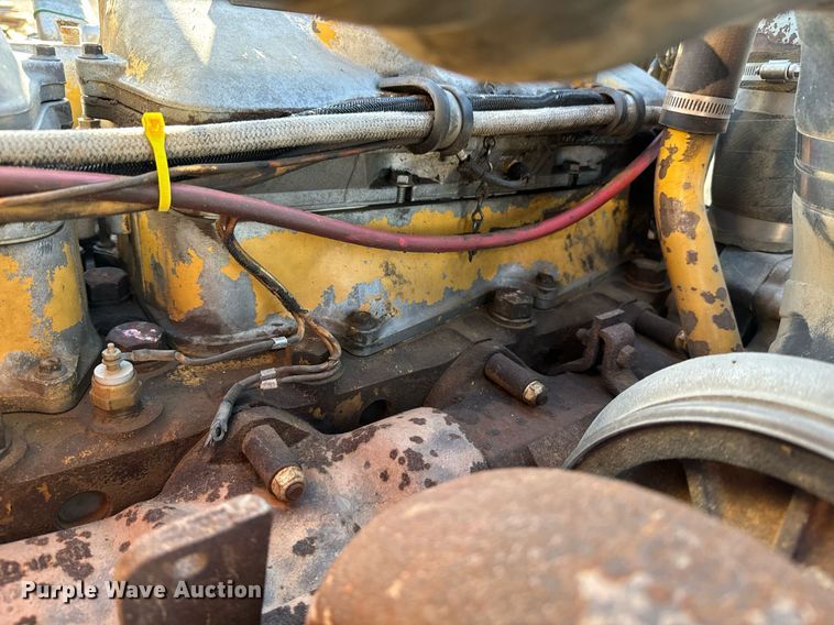 image for item EE7717 1988 Peterbilt 379 dump truck