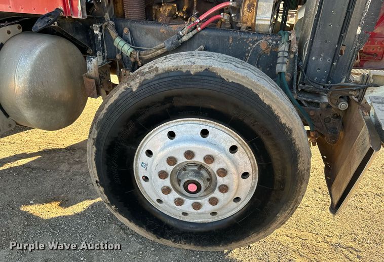 image for item EE7717 1988 Peterbilt 379 dump truck