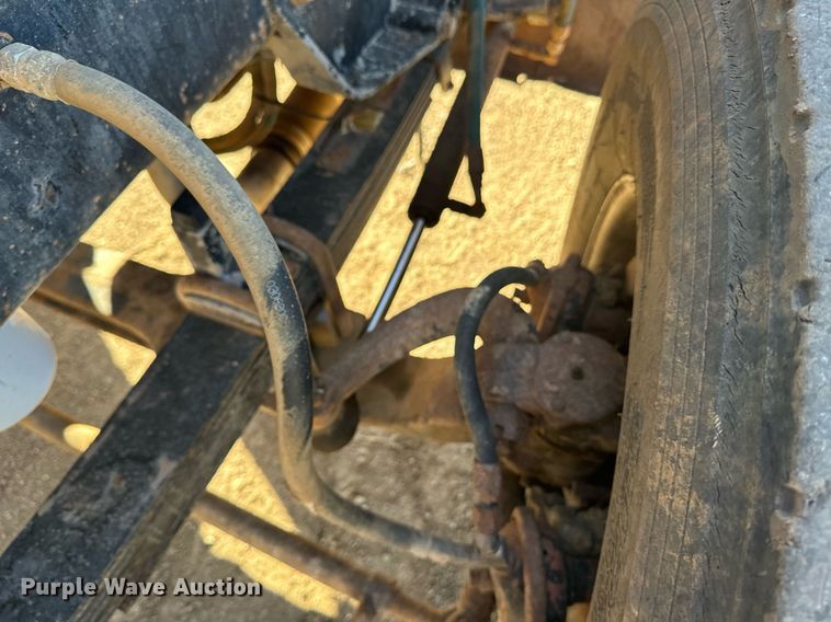 image for item EE7717 1988 Peterbilt 379 dump truck