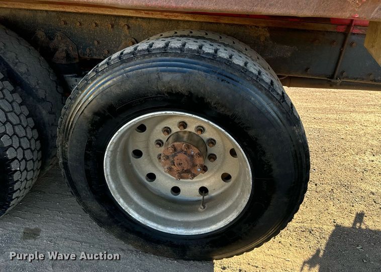 image for item EE7717 1988 Peterbilt 379 dump truck