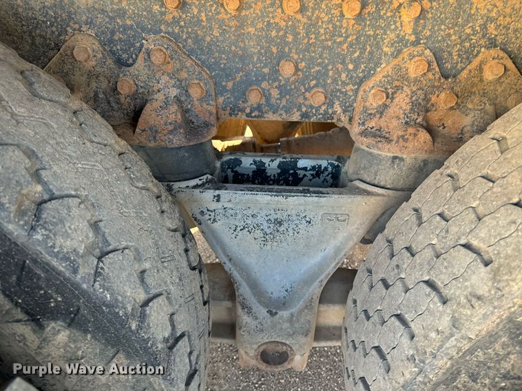 image for item EE7717 1988 Peterbilt 379 dump truck
