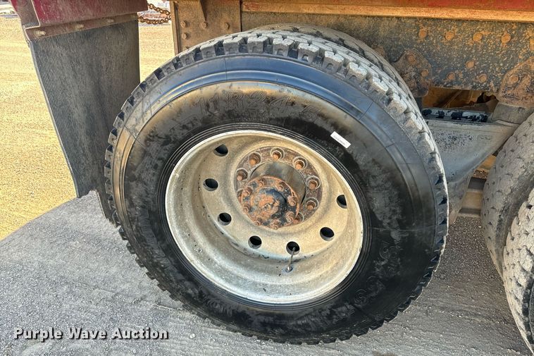 image for item EE7717 1988 Peterbilt 379 dump truck