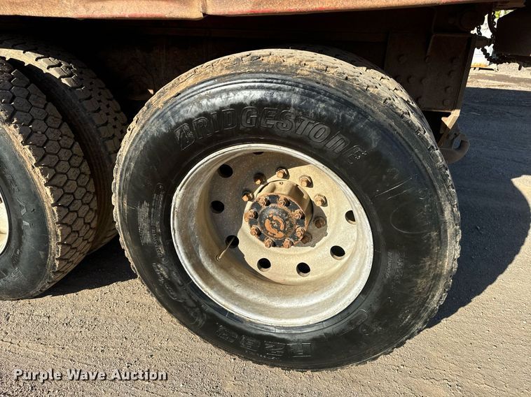 image for item EE7717 1988 Peterbilt 379 dump truck