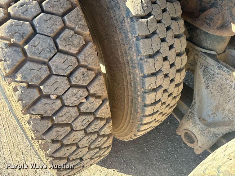 image for item EE7717 1988 Peterbilt 379 dump truck