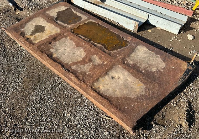 image for item EE7717 1988 Peterbilt 379 dump truck