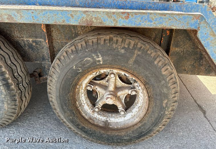 image for item EE7719 1995 Shop built utility trailer