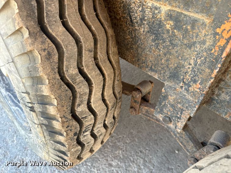 image for item EE7719 1995 Shop built utility trailer