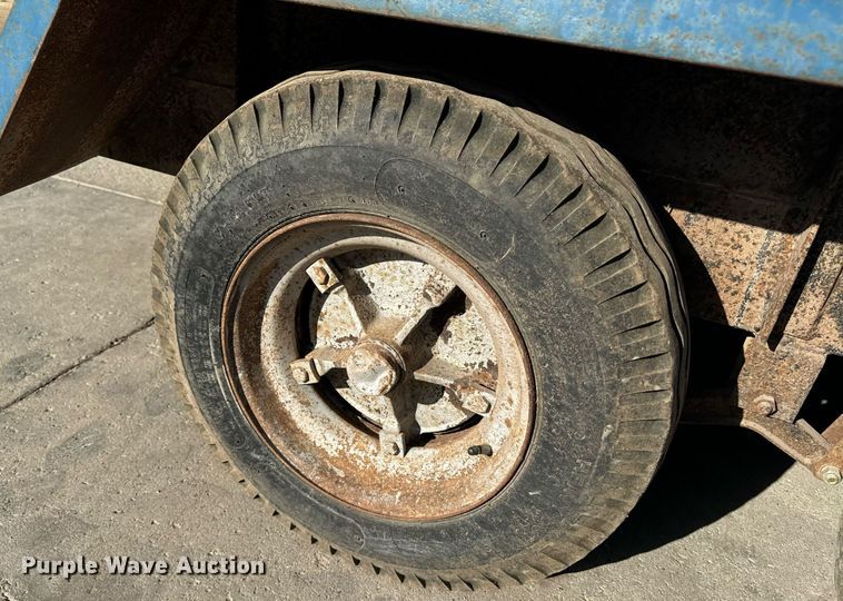 image for item EE7719 1995 Shop built utility trailer