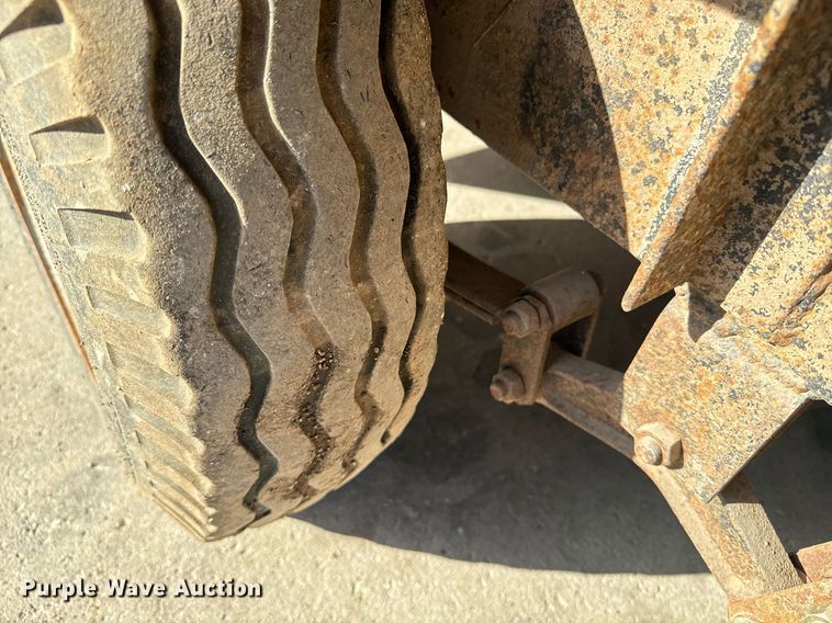 image for item EE7719 1995 Shop built utility trailer