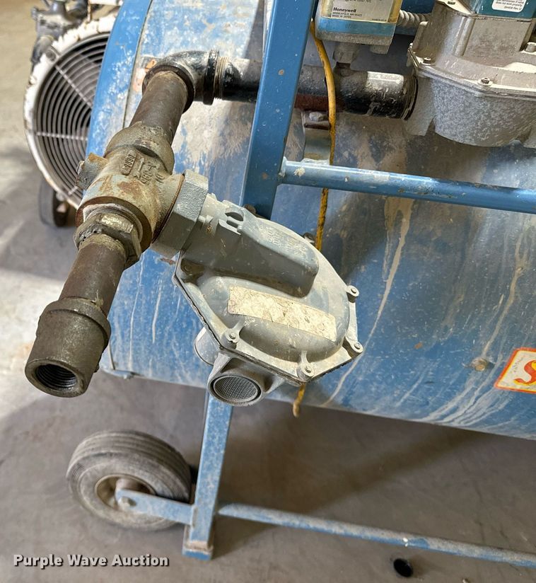 image for item EE7723 (4) heaters