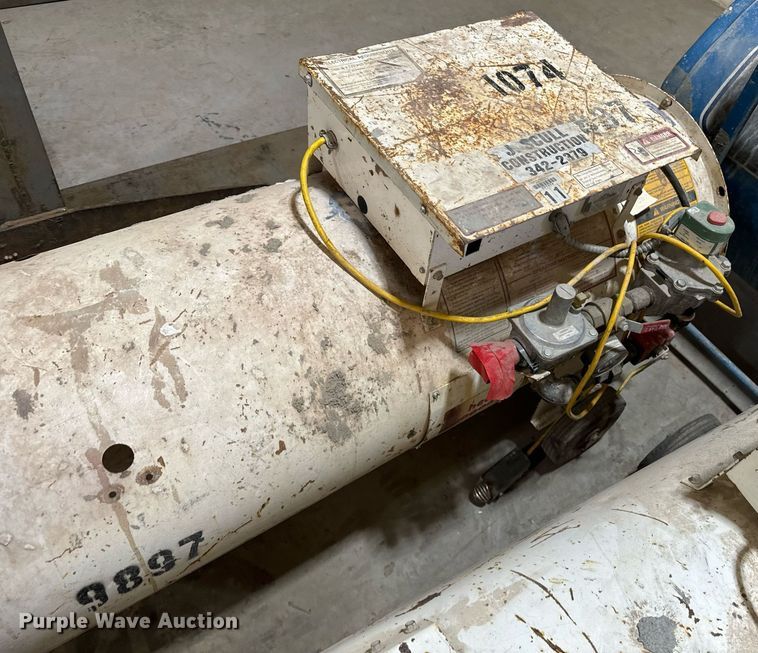 image for item EE7723 (4) heaters