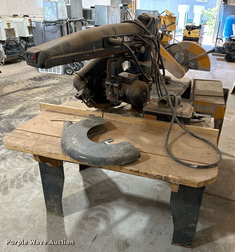 image for item EE7730 (2) saws