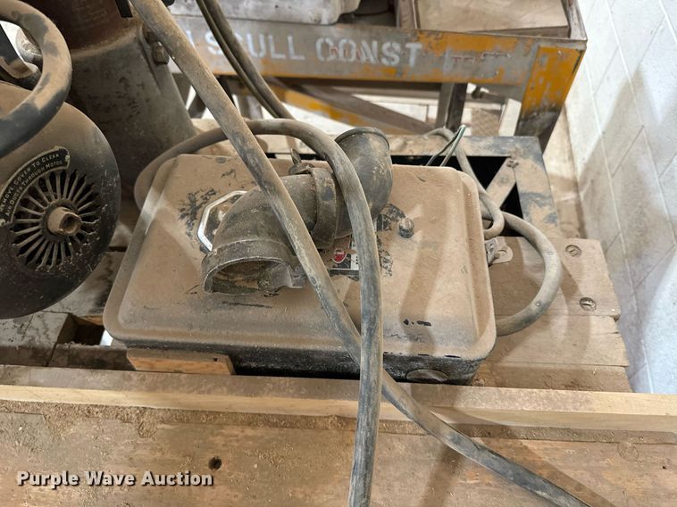 image for item EE7730 (2) saws