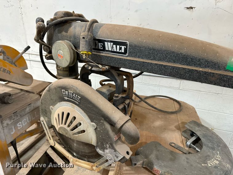 image for item EE7730 (2) saws