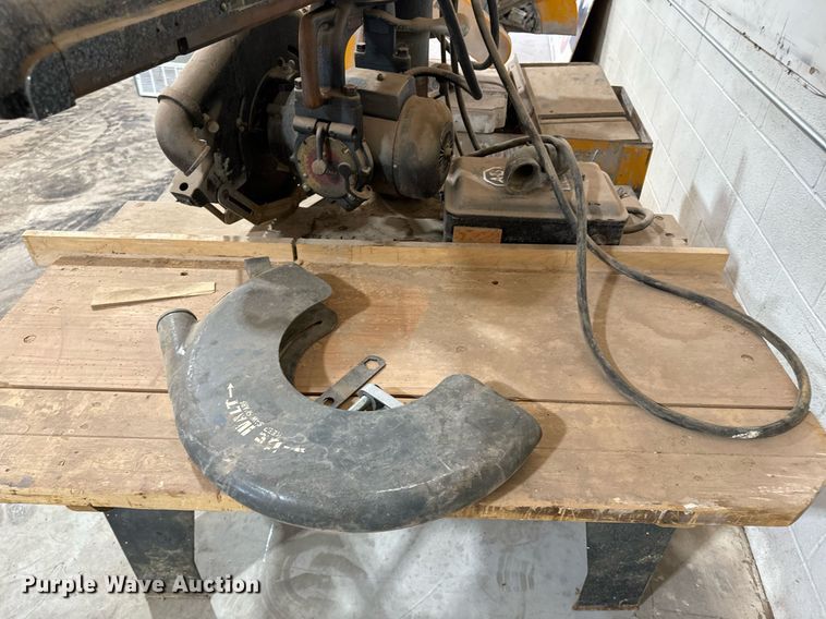image for item EE7730 (2) saws