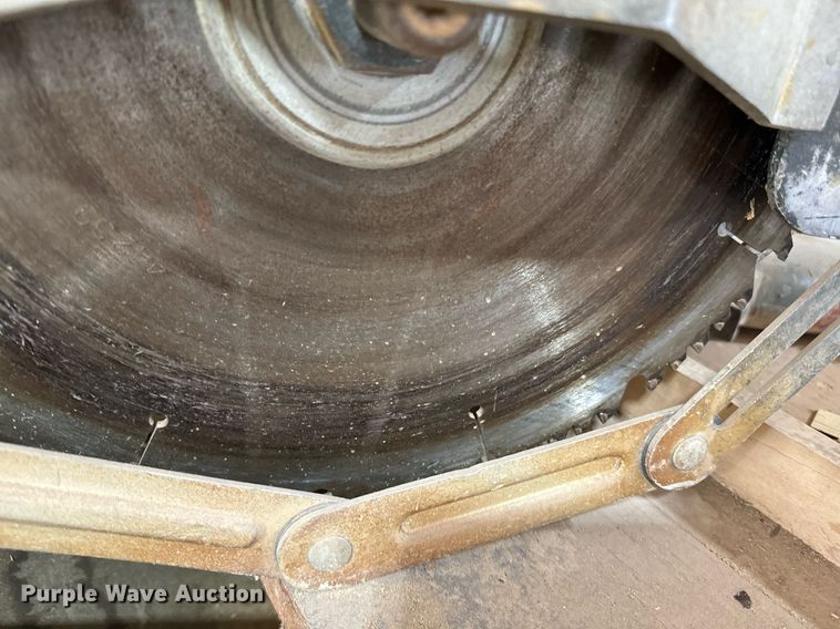 image for item EE7730 (2) saws