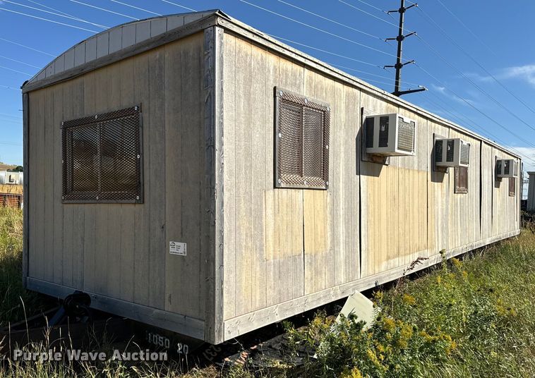 image for item EE7740 1997 Miller job site trailer