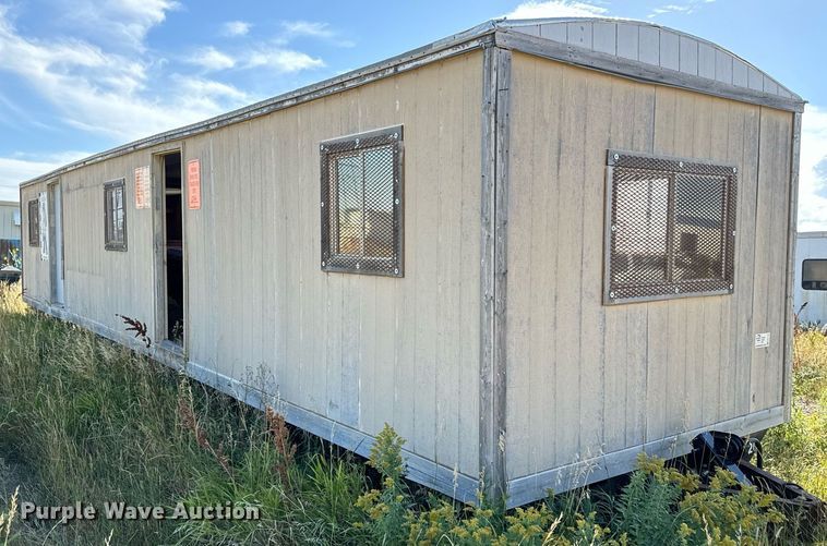 image for item EE7740 1997 Miller job site trailer