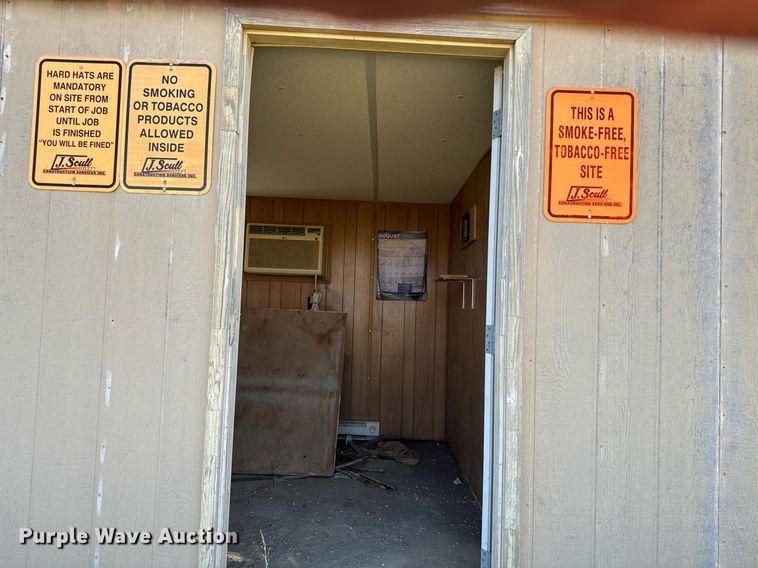 image for item EE7740 1997 Miller job site trailer