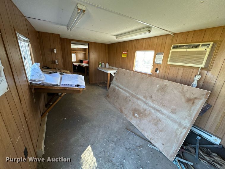 image for item EE7740 1997 Miller job site trailer